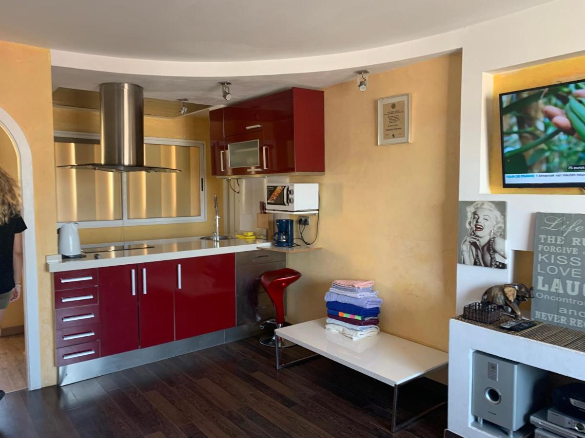 Apartamento з чудовим видом,600 м леванте венідорм